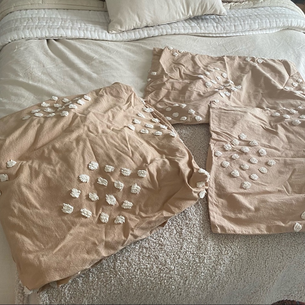 Urban Outfitters Tan and White Bedding Set